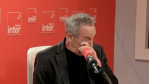 Thierry Ardisson pris par l'émotion en direct à la radio : l'animateur ne contient pas ses larmes