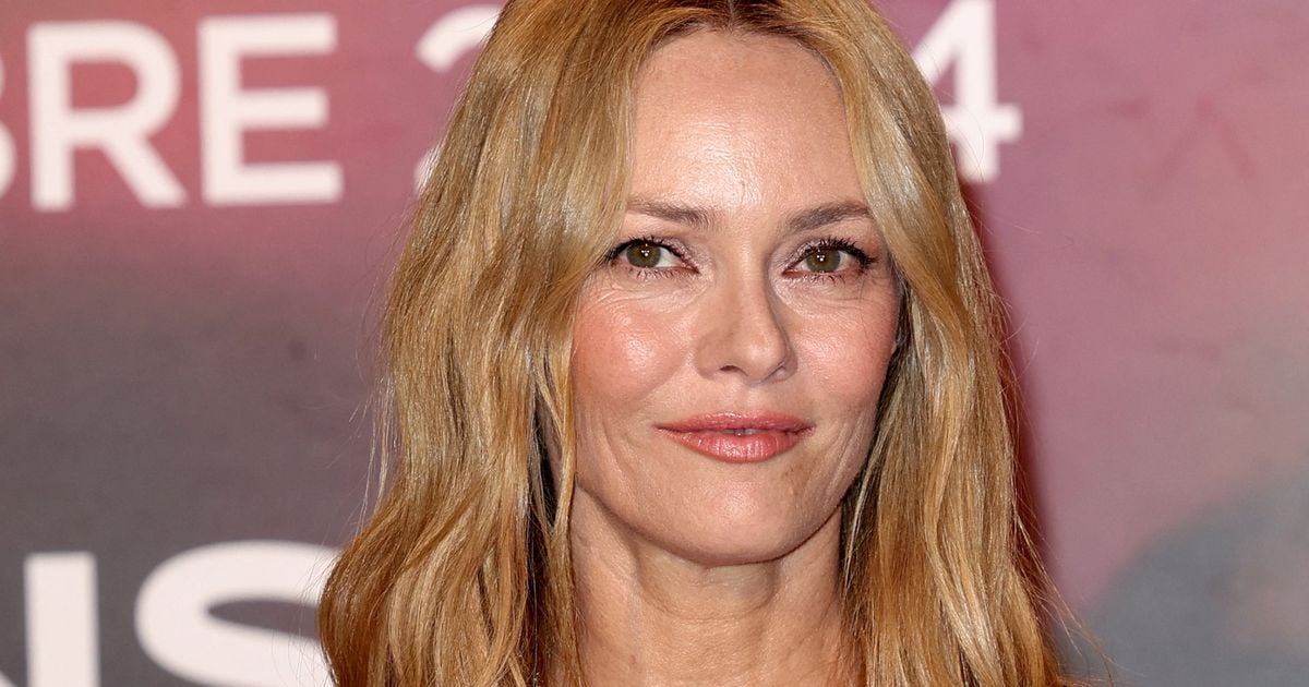Vanessa Paradis est sortie de scène sous les sifflets et huées du public, une période très délicate pour elle