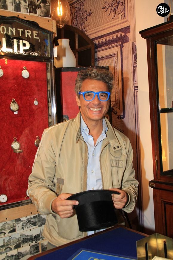 Exclusif - Julien Cohen (antiquaire français et Affaire conclue) lors de la soirée La Fête des Puces 2023 "Puces & Nature - La Nature dans les Arts Décoratifs" aux Puces de Saint-Ouen, Proche de Paris , France, le 5 octobre 2023. © Philippe Baldini/Bestimage