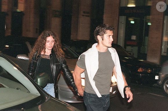 “J'aime les histoires quand elles se finissent bien comme ça. C'est important”, conclut Elsa Lunghini

Archives - Bixente Lizarazu et Elsa Lunghini à Paris.