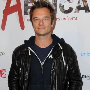 David Hallyday posant lors d'une conférence de presse sur 'Paris Africa : A L'Unisson Pour Les Enfants' à l'UNICEF à Paris, France, 24 octobre 2011. © Briquet Nicolas/ABACA