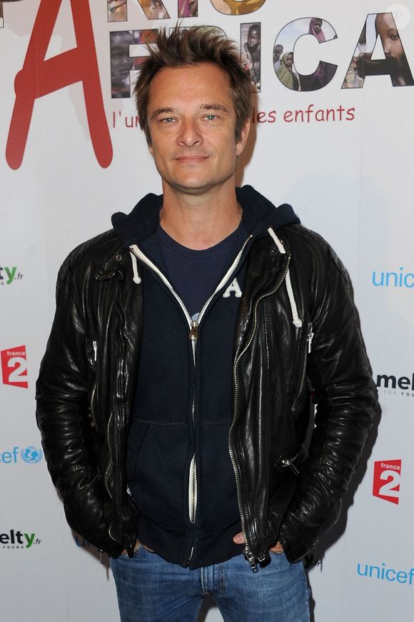 David Hallyday posant lors d'une conférence de presse sur 'Paris Africa : A L'Unisson Pour Les Enfants' à l'UNICEF à Paris, France, 24 octobre 2011. © Briquet Nicolas/ABACA