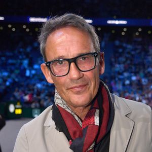 Vacances écourtées pour Julien Courbet alors qu'un violent incendie ravage la Gironde et menace la presqu'île du Cap-Ferret

Julien Courbet à la finale du tournoi de tennis ATP Masters 1000 de Paris (Paris Rolex Master) remportée par Alexander Zverev contre Ugo Humbert à l'Accor Arena - Palais Omnisports de Paris-Bercy © Veeren/Bestimage