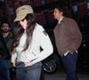 Si sa carrière est couronnée de succès, sa vie perso n'est pas en reste !
Exclusif - Billie Eilish et son compagnon Nat Wolff arrivent au "Lucille Lortel Theater" à New York, le 25/03/2025 @The ImageDirect / Bestimage