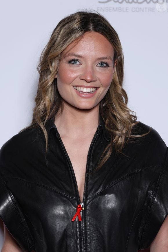 Gennifer Demey - Photocall de la soirée de lancement du "Sidaction" au théâtre Edouard VII à Paris le 4 mars 2024. © Denis Guignebourg/Bestimage