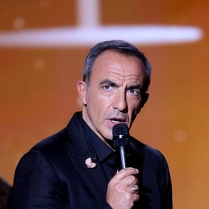Nikos Aliagas lors de l'enregistrement de l'émission "La chanson secrète N°14", présentée par Nikos Aliagas et diffusée le 26 décembre sur TF1, à Paris le 9 décembre 2025. © Jacovides-Moreau/Bestimage