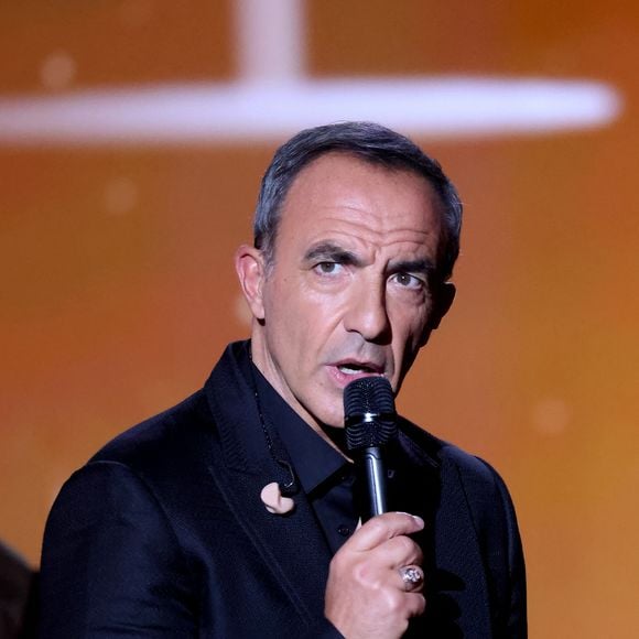 Nikos Aliagas lors de l'enregistrement de l'émission "La chanson secrète N°14", présentée par Nikos Aliagas et diffusée le 26 décembre sur TF1, à Paris le 9 décembre 2025. © Jacovides-Moreau/Bestimage