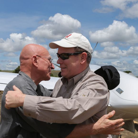 Le photographe Sebastiao Salgado reçoit le prince Albert de Monaco dans sa propriété de Fazenda Bulcao, situé dans la vallée de Rio Dulce dans le Minas Gerais au Bresil, le 13 février 2013. Il lui fait visiter sa fondation "O Instituto Terra", l'ONG la plus importante en matière de reforestation au Brésil. © Frédéric Nebinger/Saussier/Bestimage
