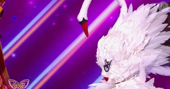 Voici les indices à son sujet !

Le Cygne dans "Mask Singer" sur TF1