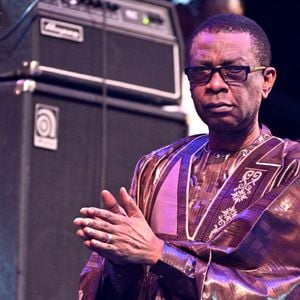Youssou N'Dour était en concert avec son groupe sur la scène de la Pinède Gould lors de la 63eme édition du Jazz à Juan, à Antibes Juan les Pins, le 10 juillet 2024. Jazz à Juan se déroule 8 au 18 juillet. © Bruno Bert/Bestimage