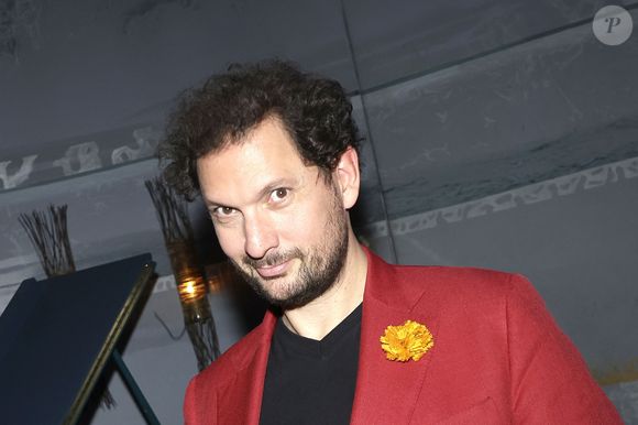 Il explique que son amour des animaux et une incohérence morale l’ont poussé à arrêter de consommer des produits animaux.

Gros plan avec Eric Antoine lors des "Rencontres Philisophiques du Nolinski Paris". Le Grand Salon du Nolinski Paris devient un véritable théâtre qui accueille une discussion privilégiée entre le philosophe Emmanuel Leclercq, fondateur de "Devenir pour agir" et une personnalité publique.
© Cédric Perrin/Bestimage