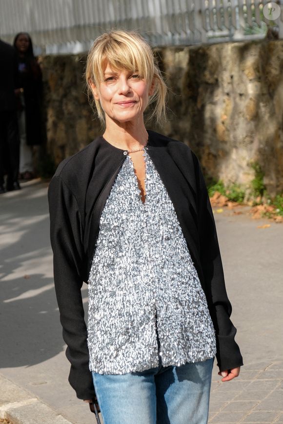 Marina Fois au défilé Paco Rabanne lors du Womenswear Spring Summer 2026 dans le cadre de la Fashion Week de Paris le 2 octobre 2025 à Paris, France. Photo by Robin Psaila/ABACAPRESS.COM