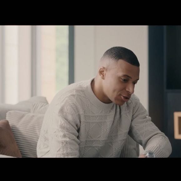 Kylian Mbappé face à Mouloud Achour dans l'émission "Clique". (Capture d'écran)