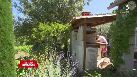 Michel Drucker dévoile des images de la maison de Mimie Mathy située à Vaison-la-Romaine dans l'émission Vivement dimanche le 9 février 2025 sur France 3.