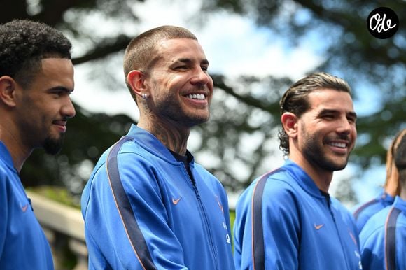 Lucas and Théo Hernandez - French President and First Lady visit the National Football Centre in Clairefontaine, near Paris, France, on June 2, 2026. Ahead of the 2026 FIFA World Cup, the President met players and coaching staff of the France men’s national football team to express his support. He also met members of the France women’s national team as they prepared for upcoming FIFA Women’s World Cup 2027 qualifying matches. © Jeanne Accorsini/Pool/Bestimage