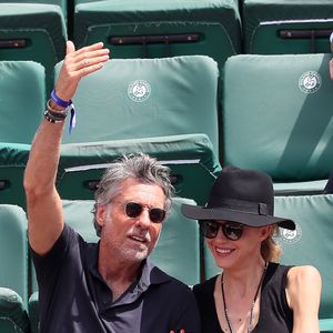 Hélène de Fougerolles et son compagnon Marc Simoncini - People dans les tribunes des Internationaux de France de Tennis de Roland Garros à Paris. Le 8 juin 2018
Photo Cyril Moreau / Bestimage
