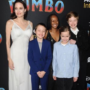 Angelina Jolie, Shiloh JoliePitt, Vivienne Marcheline JoliePitt, Knox JoliePitt, Zahara Marley JoliePitt lors de la première de Dumbo au El Capitan Theatre à Los Angeles, CA, États-Unis, 11 mars 2019. Photo by Sara de Boer/Startraks/ABACAPRESS.COM
