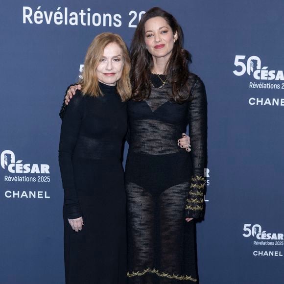 Isabelle Huppert et Marion Cotillard - Photocall de la soirée "Cesar Révélations 2025" au Trianon à Paris le 20 janvier 2025.

© Olivier Borde / Bestimage