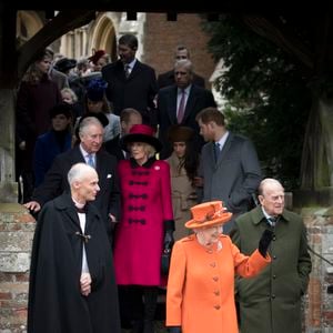 La reine Elisabeth II et le prince Philip, duc d'Edimbourg, le prince Charles et Camilla Parker Bowles la duchesse de Cornouailles, Meghan Markle et son fiancé le prince Harry - La famille royale d'Angleterre arrive à la messe de Noël à l'église Sainte-Marie-Madeleine à Sandringham, le 25 décembre 2017.