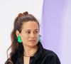Elle reconnaît que cette séparation familiale est parfois difficile à vivre.

Lucie Lucas au sommet changeNow 2026 au Grand Palais à Paris le 31 mars 2026. © Anne-Sophie Guebey / Bestimage