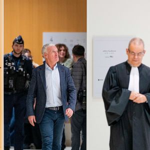 Didier Deschamps - Sorties du tribunal correctionnel de Paris en marge du procès en diffamation entre Didier Deschamps et Daniel Riolo. Le procès en diffamation opposant Didier Deschamps à Daniel Riolo s’est ouvert le 20 novembre 2025 devant la XVIIe chambre du tribunal correctionnel de Paris : Didier Deschamps reproche à Daniel Riolo d’avoir qualifié de « menteur » à propos de la blessure de Karim Benzema lors de la coupe du monde de football en 2022. France, le 20 novembre 2025. © Pierre Perusseau/Bestimage