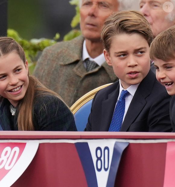 La princesse Charlotte de Galles, Le prince George de Galles, Le prince Louis de Galles - Members of The Royal Family attend the VE80 Celebrations at Buckingham Palace, London, UK, on the 5th May 2025. © Julien Burton / Bestimage