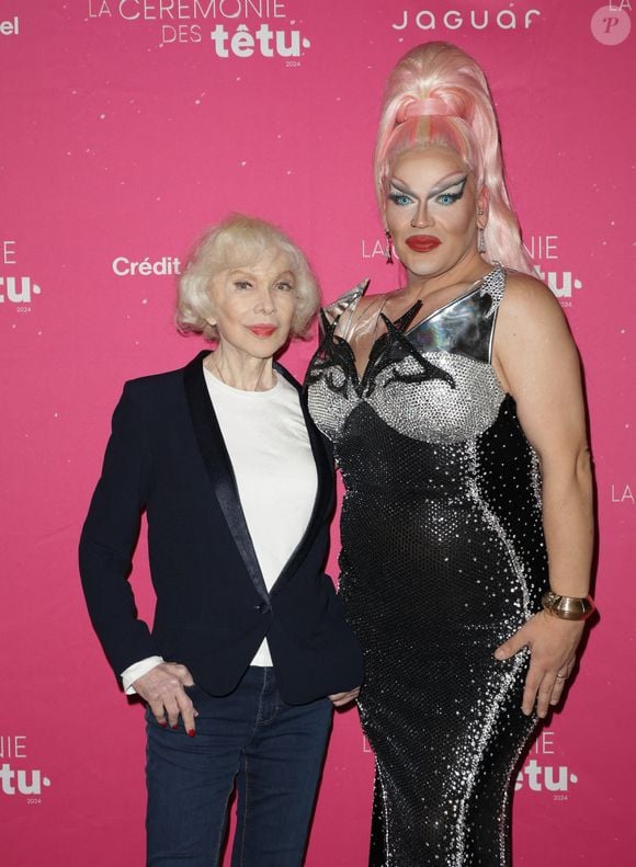 Exclusif - Marie-Pierre Pruvot, dite Bambi (Tetu d'honneur), Lola - Photocall de la cérémonie des Prix Tetu 2024 au Trianon à Paris le 3 décembre 2024. Le premier show consacré aux personnalités, talents et artistes influent.e.s qui font avancer notre société vers l’acceptation de chacun.e. © Jack Tribeca - Coadic Guirec / Bestimage