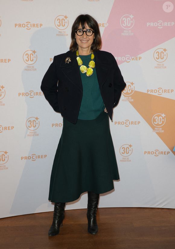 Dans une interview accordée à "Forbes", elle a confié : "J'ai délégué l'éducation de mes enfants. J'ai fait comme les hommes ont fait pendant des années". 

Alexia Laroche-Joubert - 30ème édition du prix du producteur français de télévision au Trianon à Paris le 16 décembre 2024. © Coadic Guirec/Bestimage