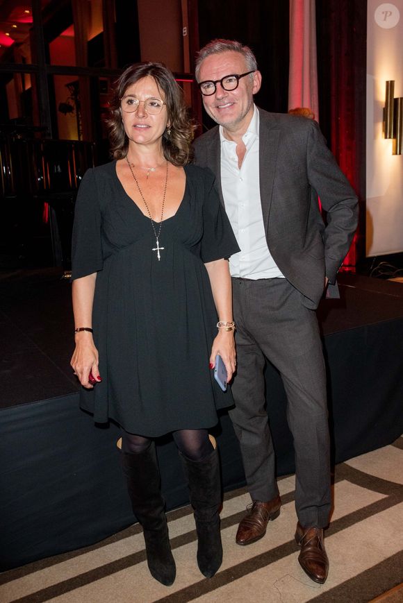 Eric Brunet et sa femme Nathalie Blanc - Soirée privée Maison Nathalie Blanc "Spéciale Silmo" au Café de l'Homme à Paris suivie d'un concert privé de B. Biolay le 27 Septembre 2019. 
© Cyril Moreau / Bestimage