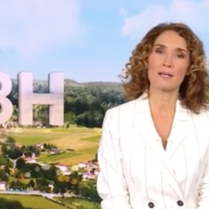 La première chaîne a aussi entrepris de rendre hommage à son ancienne Miss Météo.

Hommage à Catherine Laborde dans le 13h de TF1 présenté par Marie-Sophie Lacarrau.