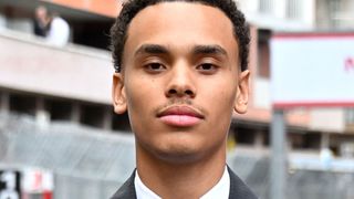 Alexandre Grimaldi, fils d'Albert II, aperçu auprès d'un célèbre footballeur au Grand Prix Historique de Monaco