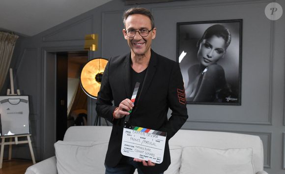Julien Courbet - Personnalités à la soirée "Football Palace" à l'Hôtel Barrière Le Fouquet's Paris pour BarrièreBet. Le 23 juin 2021
A l'occasion de l'Euro 2021, BarrièreBet, nouvel acteur de paris sportifs du groupe Barrière lance le programme "Football Palace" avec des célébrités aux côtés de l'humoriste et journaliste Paul de Saint-Sernin. En direct de la suite Harcourt de l'Hôtel Barrière Le Fouquet's, les personnalités regarderont le match de l'équipe de France avec des défis, des pronostics, des jeux....
© Coadic Guirec / Bestimage