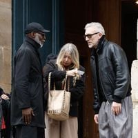 Quelques jours après l'ultime voyage de Tchéky Karyo, Vincent Cassel, Thierry Neuvic, Nicole Calfan et d'autres présents pour saluer la mémoire du comédien