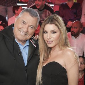 Jules Bigard, le fils de Jean-Marie Bigard et Lola Marois, fait ses premiers pas sur scène à 13 ans.

Exclusif - Jean-Marie Bigard et sa femme Lola Marois - Enregistrement de l'émission « La Grosse Rigolade » présentée par C. Hanouna © Jack Tribeca / Bestimage