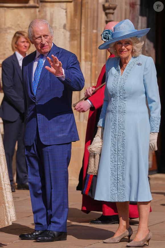 Mais malgré ce rassemblement intergénérationnel, deux absences n’ont pas manqué de susciter l’attention : le prince William et Kate Middleton.

Le roi Charles III et la reine Camilla assistent à l'office des matines de Pâques à la chapelle St George au château de Windsor, Berkshire. Royaume-Uni, le dimanche 20 avril 2025. Photo par Kirsty Wigglesworth/PA Wire/ABACAPRESS.COM