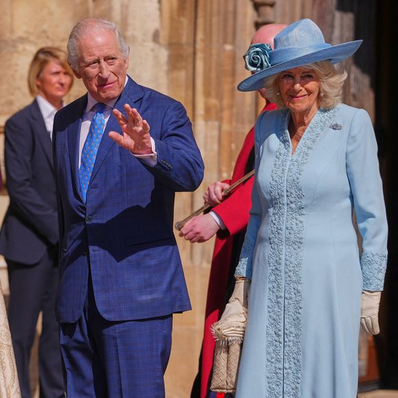 Mais malgré ce rassemblement intergénérationnel, deux absences n’ont pas manqué de susciter l’attention : le prince William et Kate Middleton.

Le roi Charles III et la reine Camilla assistent à l'office des matines de Pâques à la chapelle St George au château de Windsor, Berkshire. Royaume-Uni, le dimanche 20 avril 2025. Photo par Kirsty Wigglesworth/PA Wire/ABACAPRESS.COM