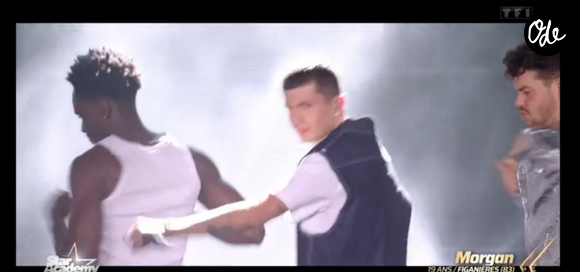 Le jeune Varois joue du piano, de la guitare et de la batterie, mais pratique aussi plusieurs styles de danse.

Capture Star Academy - TF1