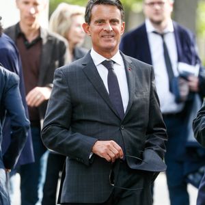 Exclusif - Manuel Valls à la sortie des obsèques de l'avocat et homme politique français Tony Dreyfus au cimetière du Montparnasse à Paris, France, le 5 mai 2023. © Christophe Clovis/Bestimage