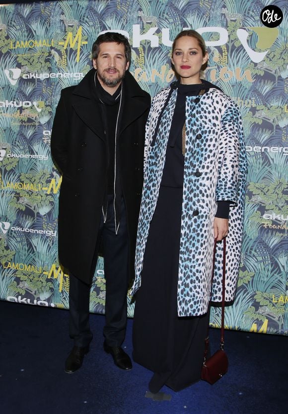 Exclusif - Guillaume Canet et Marion Cotillard - Dîner de gala de la fondation Akuo suivi d’un concert privé de M.Chedid avec le collectif LAMOMALI au cabaret Lido, à Paris, France, le 17 janvier 2018. La Fondation Akuo entreprend et soutient des projets de développement durable sociaux et environnementaux.Elle offre à ses partenaires la possibilité de s’engager à ses côtés, en faveur de populations défavorisées en France et dans le monde entier. La mission de la Fondation Akuo se décline en 4 domaines d’intervention: donner accès à des sources d’énergies renouvelables continues et durablement compétitives, donner accès à l’éducation et à la connaissance, donner accès à l’eau et aux services de santé et préserver l’environnement et la biodiversité. © Denis Guignebourg/Bestimage