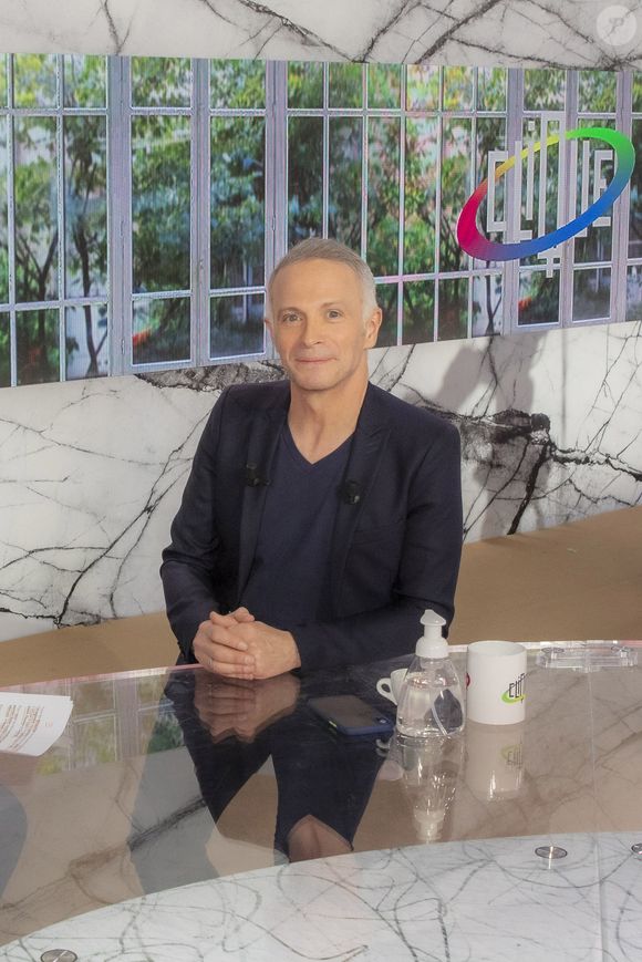 Samuel Etienne - Backstage de l'enregistrement de l'émission "Clique", présentée par M.Achour et diffusée en clair sur Canal + le 11 avril 2021. © Jack Tribeca / Bestimage
