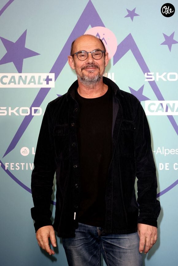 Bernard Campan pour le film "Et Plus si Affinités" dans le cadre du 27éme Festival International du Film de Comédie de l'Alpe d'Huez le 18 janvier 2024.

© Dominique Jacovides/Bestimage