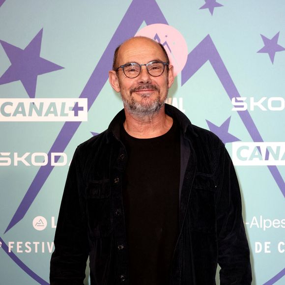 Bernard Campan pour le film "Et Plus si Affinités" dans le cadre du 27éme Festival International du Film de Comédie de l'Alpe d'Huez le 18 janvier 2024.

© Dominique Jacovides/Bestimage