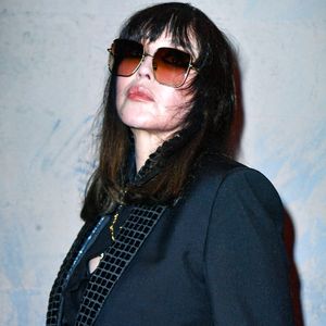 Isabelle Adjani - Front Row du défilé Lanvin Collection Femme Prêt-à-porter Printemps/Eté 2023 lors de la Fashion Week de Paris (PFW), France, le 3 octobre 2022. © Veeren-Clovis/Bestimage