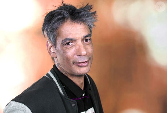 Il évoque une situation plus grave que prévu sans donner de détails.

Portrait de Georges Alain Jones à Paris, le 16 septembre 2025.
© Cédric Perrin/Bestimage