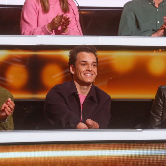 Exclusif  - Mohamed Bouhafsi, Théo Curin, Cendrine Dominguez lors de l'enregistrement de l'émission "100% logique" présentée par C. Feraud et qui sera diffusée le 29 mars au Studio du Lendit à Saint-Denis, France, le 14 décembre 2024. © Christophe Clovis/Bestimage