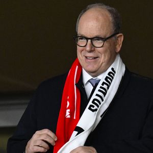 Albert de Monaco a quitté momentanément sa principauté pour profiter du luxe de Courchevel pendant les vacances d'hiver. 

S.A.S Le Prince Albert II - Match de Ligue des Champions de l'UEFA entre l'AS Monaco et la Juventus FC au stade Louis II à Monaco.