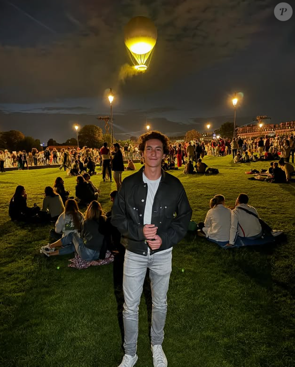Et ce n'est pas faute pour lui de s'essayer aux rendez-vous galants...

Raphaël Kretz sur Instagram