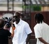 En effet, le directeur artistique Homme de la maison Louis Vuitton a dévoilé son nouveau défilé pour la griffe... Et naturellement, du beau monde a été convié à l'instar d'Omar Sy !
Tidiane Sy, Omar Sy - Arrivées au défilé de mode Louis Vuitton Homme, Collection Printemps-Été 2026 dans le cadre de la Fashion Week de Paris le 24 juin 2025.
© Anne-Sophie guebey / Bestimage