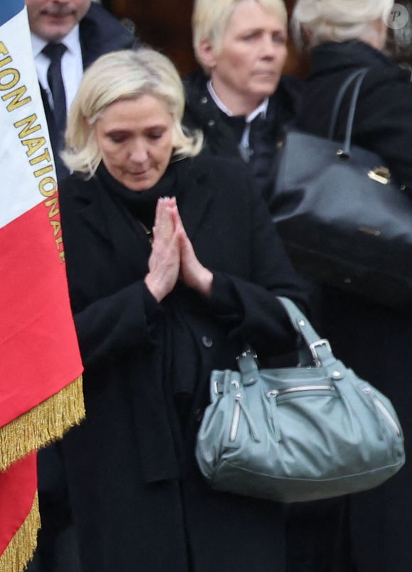 Marine Le Pen - Sortie de l'hommage à Jean-Marie Le Pen en l’église Notre-Dame du Val-de-Grâce à Paris le 16 janvier 2025. © Cyril Moreau / Bestimage
