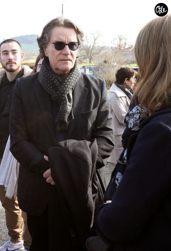 Francis Cabrel - Les célébrités rendent un dernier hommage au comédien, dramaturge et metteur en scène français Roger Louret en la salle du Magre à Monclar, France, le 30 janvier 2023. © Patrick Bernard/Bestimage
